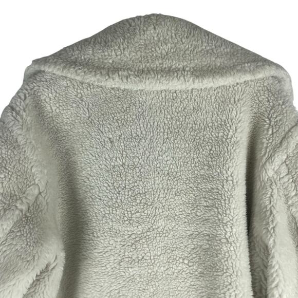Aritzia Babaton Wool Double Breasted Short Teddy Coat Cream White Size 2 - Picture 9 of 11